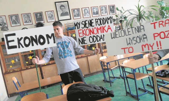 Protest uczniów ekonomika w Raciborzu