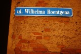 Mój reporter: Kiedy we Wrocławiu wymienią tabliczki z nazwami ulic?