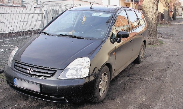 Ten samochód jest w tej chwili zajęty przez komornika - właściciele muszą udowodnić, że auto należy do nich