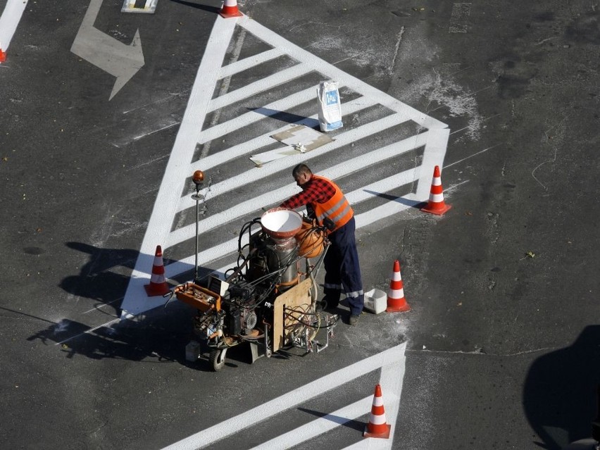 Wrocław: Będą odnawiać oznakowanie na ulicach. Gwarancja? Dwa miesiące