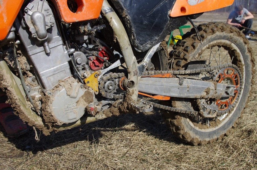 W Bychawie rozpoczęto sezon motocrossowy (OGLĄDAJ ZDJĘCIA)