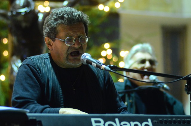 Jacek Zieliński podczas koncertu w poznańskim kościele Pallotynów