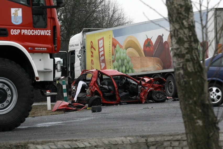 Wypadek w Kawicach. Kobieta zginęła na miejscu (ZDJĘCIA)