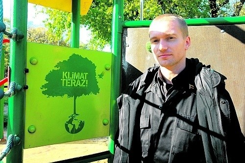 Zielone drzewka zamiast obraźliwych graffiti - to pomysł stowarzyszenia Lepszy Świat 