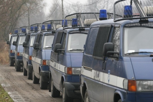 Około 9:00 mieszkańcy ewakuowanych bloków przy Rojnej w Łodzi mogli wrócić do domów. Wcześniej w jednym z bloków znaleziono pakunek przypominający bombę.