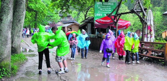 Wejście do Doliny Kościeliskiej jest chaotycznie zabudowane. Otulina pozwoliłaby ochronić takie miejsca