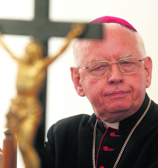 Biskup Stefan Cichy proponuje księdzu z Karpnik ugodę