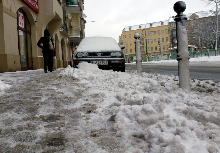 Przez noc Poznań w całości pokrył się śniegiem. A ten...