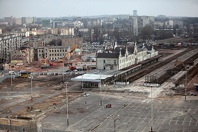 Mur dworca trafi na rynek Kobro?