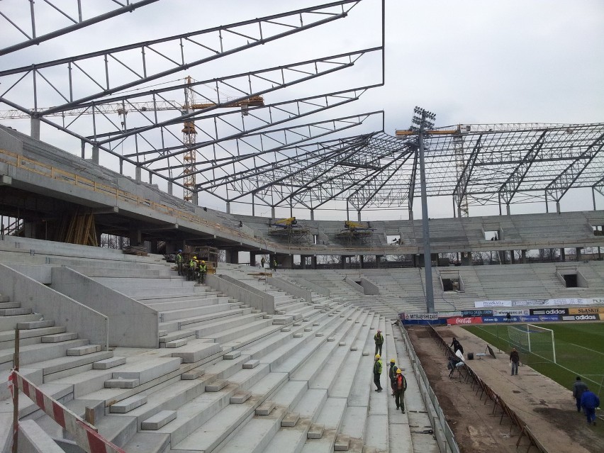 Budowa stadionu Górnika Zabrze: Zobacz, jak montują dach [NAJNOWSZE ZDJĘCIA]
