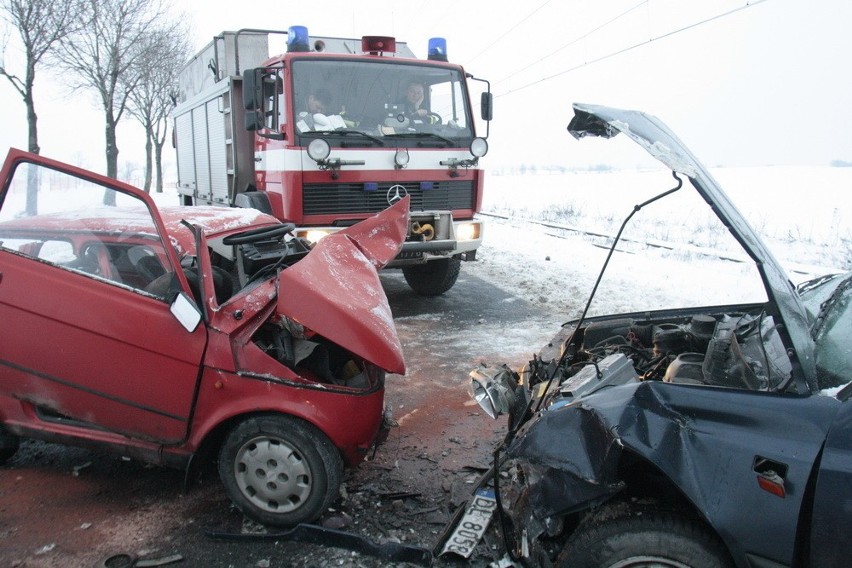 Wypadek na trasie Legnica - Złotoryja. Są ranni (ZDJĘCIA)