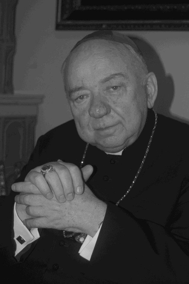 Jan Bernard Szlaga zmarł 25 kwietnia 2012r.