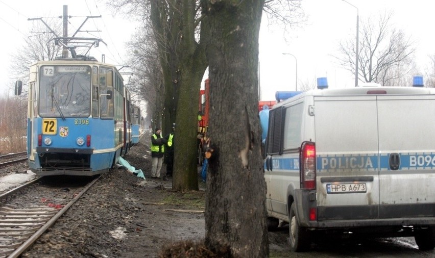 Wrocław: Po potrąceniu przechodnia, nie kursują tramwaje przez Kosmonautów
