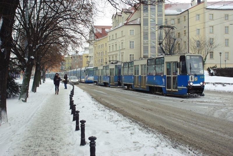 Dolny Śląsk sparaliżowany przez opady śniegu