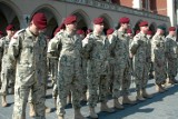 Żołnierze pożegnali się z Krakowem. Jadą do Afganistanu [ZDJĘCIA]