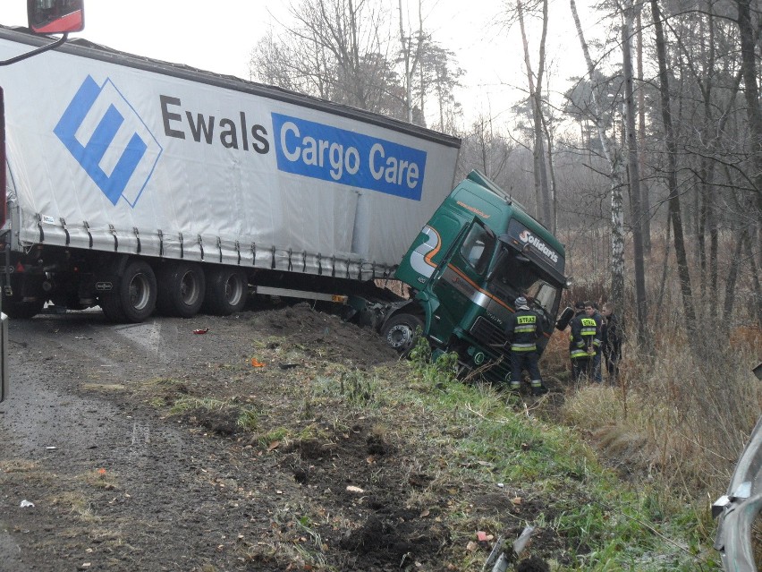 Wypadek w Rybniku. Zderzyły się dwie ciężarówki [ZDJĘCIA]