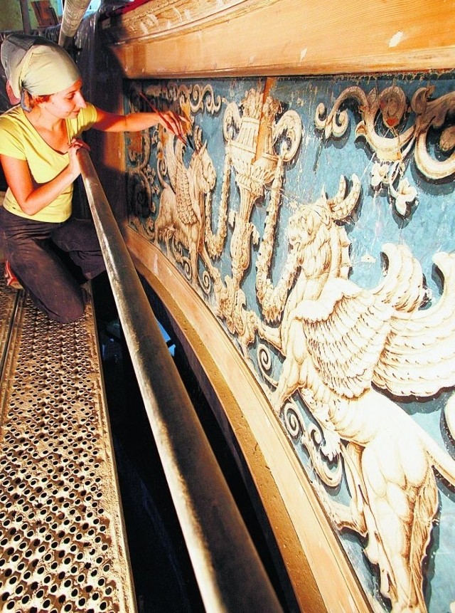 Gryfy na balustradzie widowni były zasłonięte przez 50 lat
