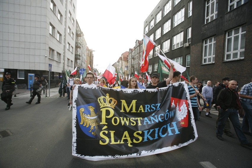 Marsz Powstańców Śląskich w Katowicach