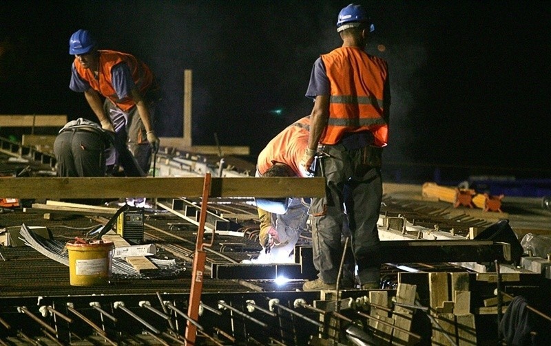 Obwodnicę budują też nocą (zdjęcia)