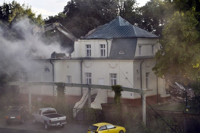 5 lat więzienia grozi właścicielowi za zburzenie zabytkowej willi przy Zgierskiej w Łodzi.