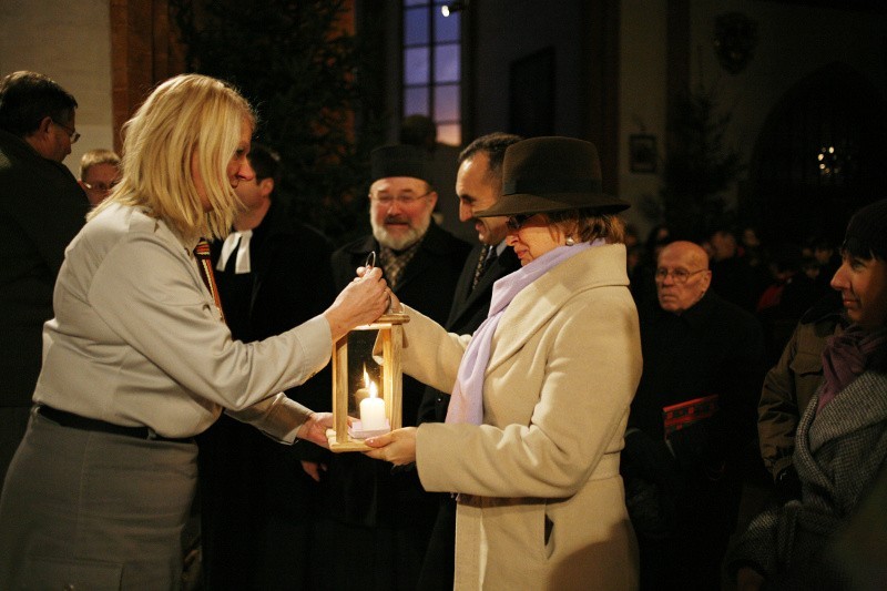 Betlejemskie Światło Pokoju we Wrocławiu (zdjęcia)