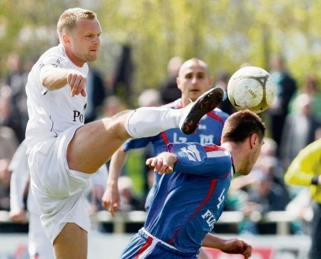 Tomasz Magdziarz oraz jego koledzy muszą koniecznie szukać ligowych punktów