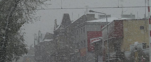 Na drogach ślisko - śnieżyca w Poznaniu