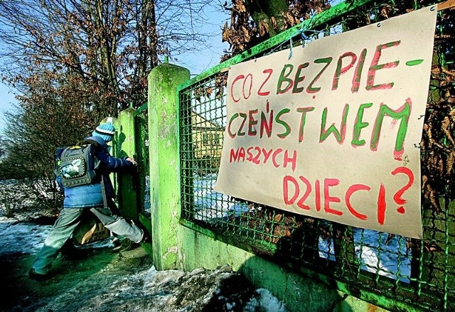 Rodzice obawiają się, że na terenie szkoły na Praczach Odrzańskich ich dzieci nie będą bezpieczne