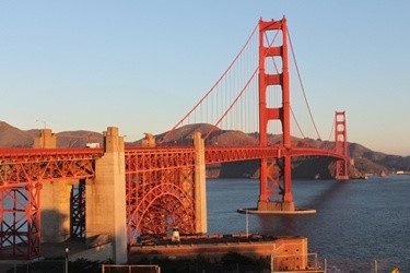 Most Golden Gate w San Francisco (USA)...