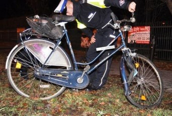 Do wypadku doszło na skrzyżowaniu ul. Warszawskiej i 3 Maja w Białej Podlaskiej. Poszkodowany rowerzysta ze złamanym obojczykiem trafił do szpitala.