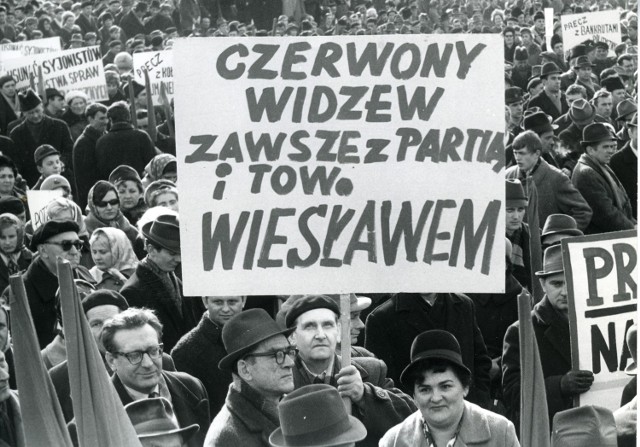 20 marca na Placu Zwycięstwa w Łodzi doszło do wiecu "robotniczego", zorganizowanego na żądanie "przewodniej siły narodu", czyli PZPR.