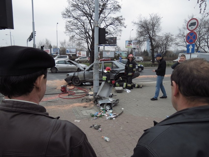 Wypadek na skrzyżowaniu Borowskiej i Armii Krajowej (ZDJĘCIA)