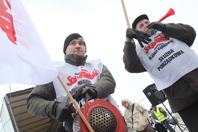 Pikieta Solidarności przed fabryką Fiat Auto Poland w...