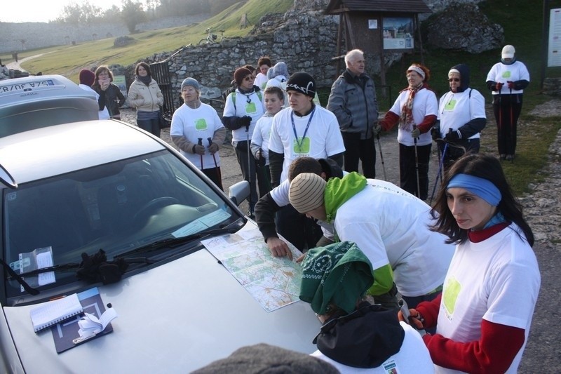 Ogrodzieniec: Maraton nordic walking na Jurze [ZDJĘCIA]