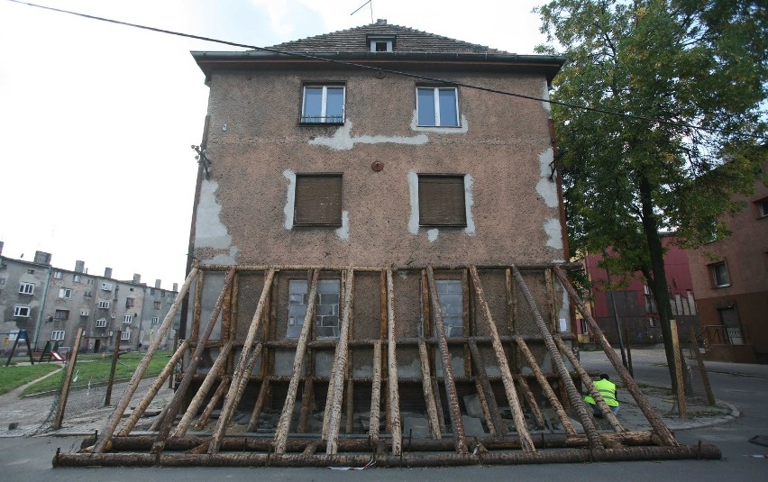 Bytom Karb - ewakuacja. Kolejni ludzie muszą opuścić mieszkania [ZDJĘCIA]