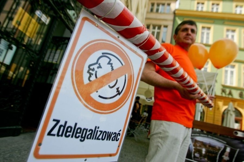 Wrocław: Happening Ruchu Poparcia Palikota na Rynku