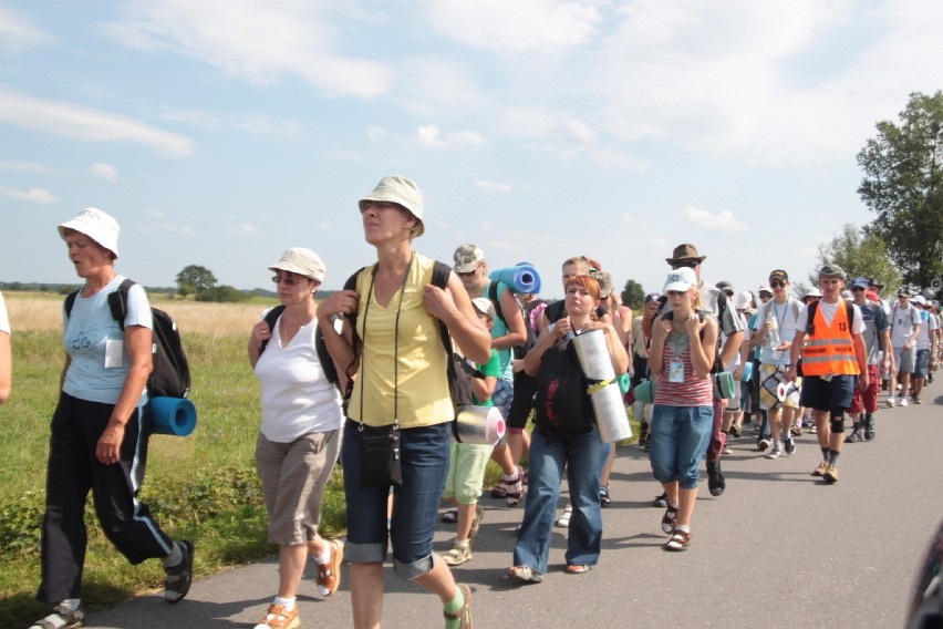 Tarnów. Pielgrzymka 2011: już połowa drogi [ZDJĘCIA]