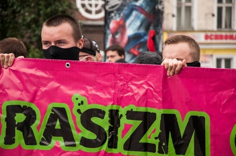 Przez Poznań przeszły w sobotę dwie demonstracje. Jedna...