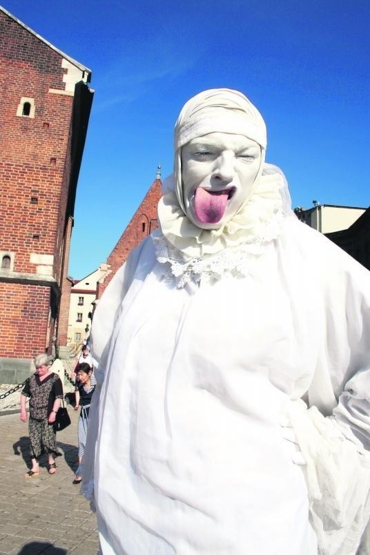 Biała Dama po tekście w GK postanowiła wrócić na Rynek Główny