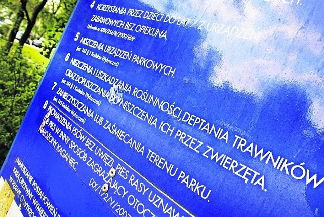 Wprawdzie idąc przez trawnik, depczemy go, ale nie znaczy to, że go niszczymy