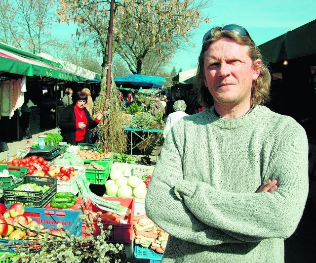 Ireneusz Kaczmarek ze stowarzyszenia "Kupcy ze Świtu" boi się o przyszłość targowiska