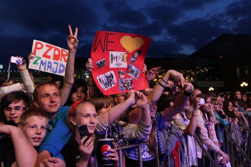 Łódź: fanki szaleją na koncercie Afromental (ZDJĘCIA)