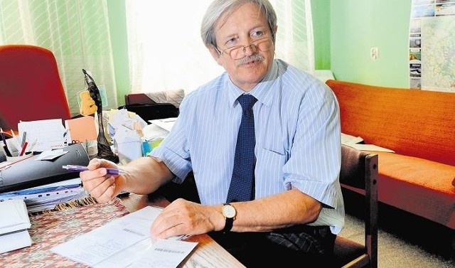 Zygmunt Maćkowiak, lekarz z Poznania, wypisuje refundację tylko, gdy objawy pacjentki pokrywają się z opisem leku.