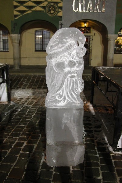 Rzeźby lodowe na Starym Rynku