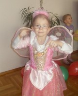 4-letnia Nadia walczy z nowotworem