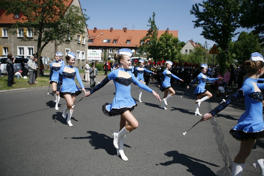 Parada na Święto Kwitnących Głogów w Katowicach-Ligocie