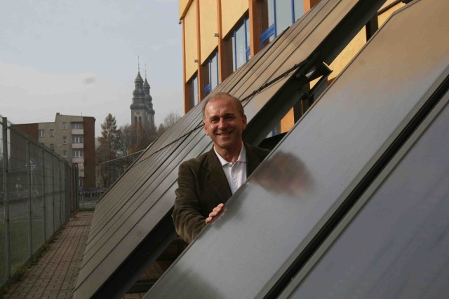 Solary w Radlinie przyniosły 300 tys. oszczędności rocznie na rachunkach za prąd - mówi Witold Łupiński, szef MOSiR