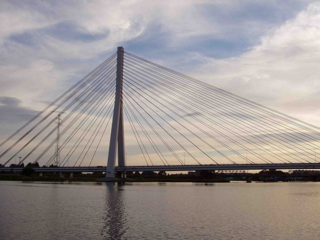Drugi, długi na 2,7 km odcinek Trasy Sucharskiego będzie rozpoczynał się na moście wantowym (na zdjęciu) i biegł w stronę Obwodnicy Południowej Gdańska