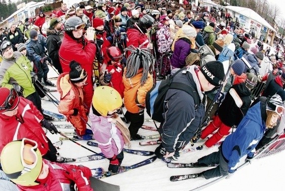 W zimę w Szczyrku na narciarzy będą czekać kolejki i stare wyciągi