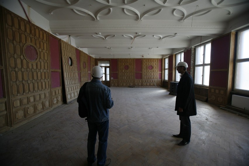 Remont Pałacu Kultury Zagłębia się przedłuża